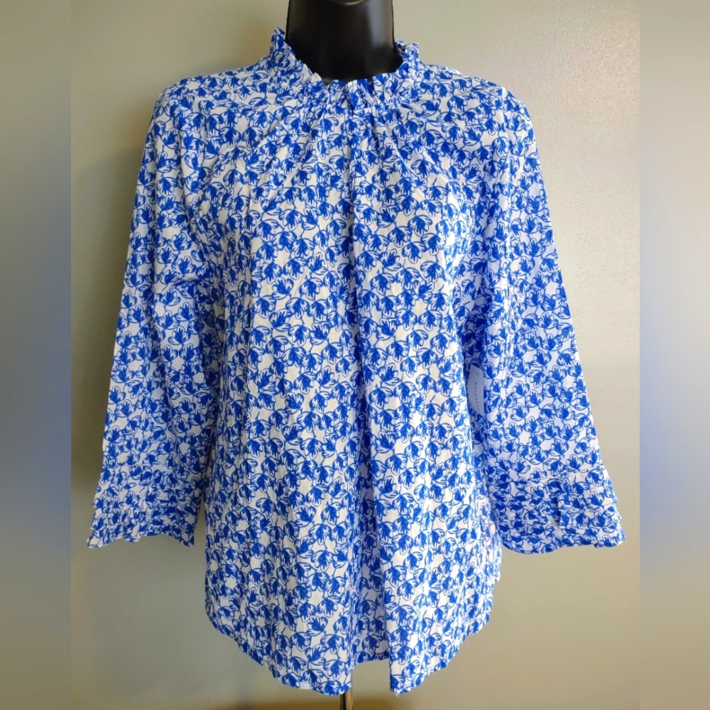 NWT Charter Club 3/4 Sleeve Top, Blue and White, Size Large, Excellent Condition